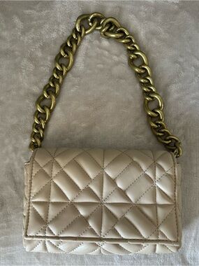 Zara Quilted Cream Shoulder Bag with Chunky Gold Chain